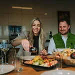 Der Zweytick - Weingut, Buschenschank & Appartement *