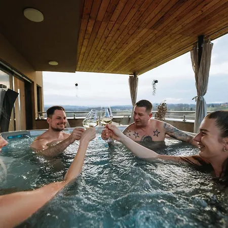 Weingut Zweytick Vinoment Апартаменты *